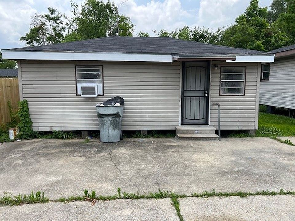1st image of 1628 1/2 Bryant Ct