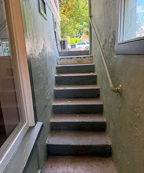 102 1/2 S Buena Vista St — Photo 7