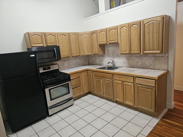 42 S Main St APT 3B