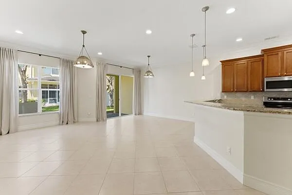 6109 NW Kendra Ln — Photo 6