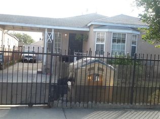 918 E 74th St, Los Angeles, CA 90001