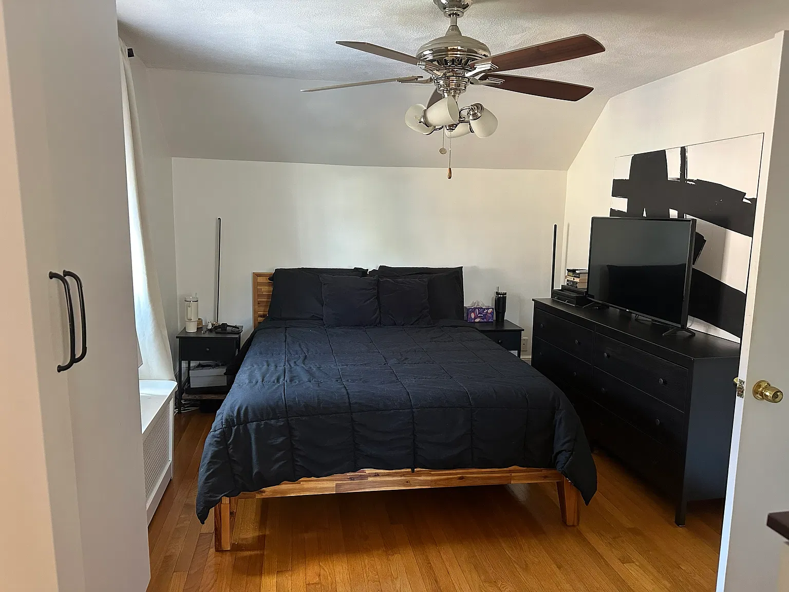 2 bed, 1033 sqft, $3,100 — Photo 2