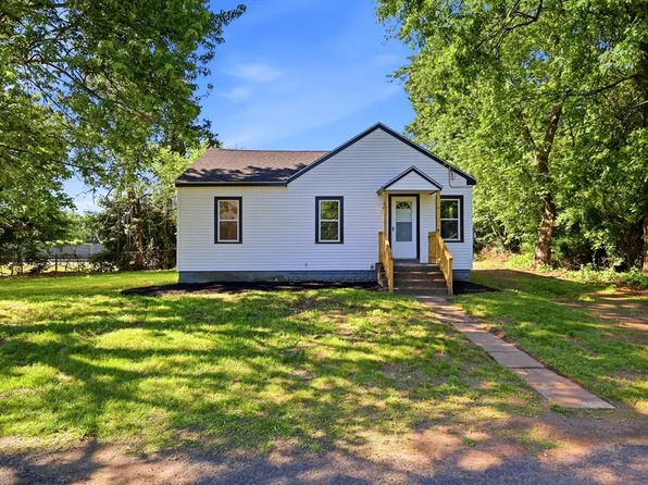 68 Fairview St, Ludlow, MA 01056