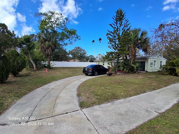 2nd image of 1061 Nokomis St