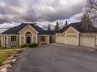 43 NE Slopes Grv SW, Calgary, AB T3H 3Y6