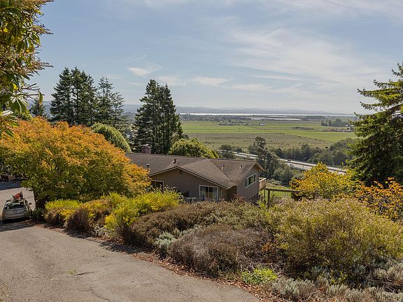 1966 Saint Maru Ln Mckinleyville Ca 95519 Mls 260307 Zillow