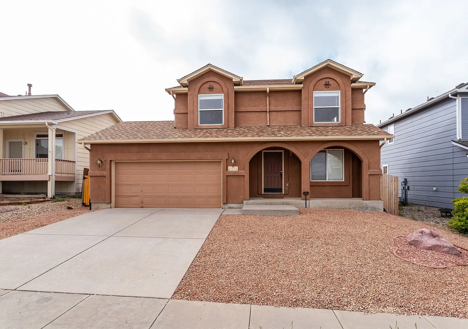 Beautiful Two-Story Home in Desirable Soaring Eagles — Photo 1