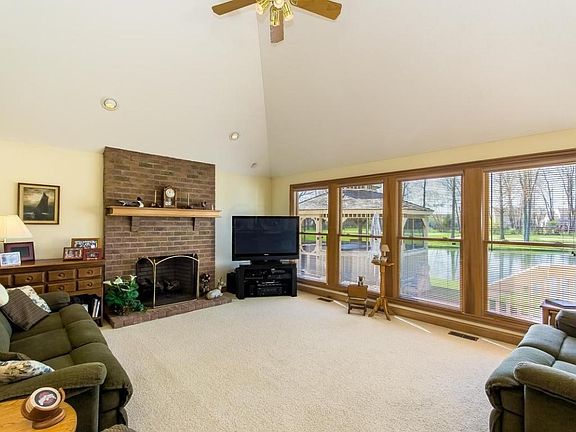 3rd image of 5765 Heritage Lakes Dr