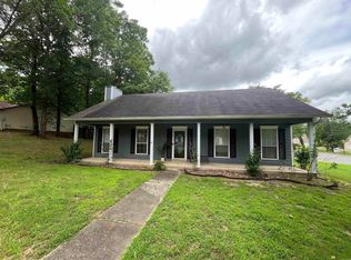 1913 Debswood Dr, Bryant, AR 72022