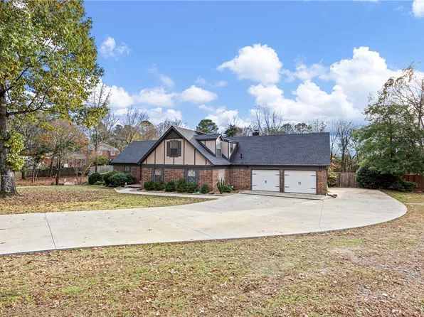 1424 Lands End Point S, Russellville, AR 72802