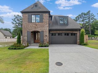 5009 Henry Heights Dr, Memphis, TN 38117