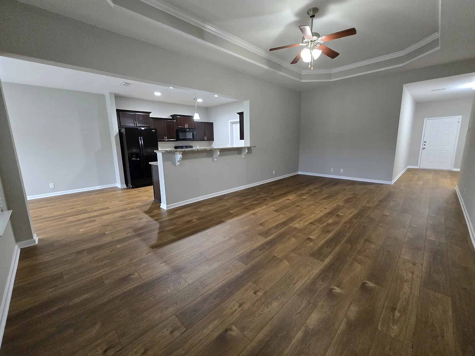 3 bed, 1624 sqft, $2,245 — Photo 2