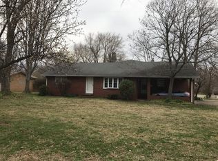 1700 College Farm Rd, Murray, KY 42071