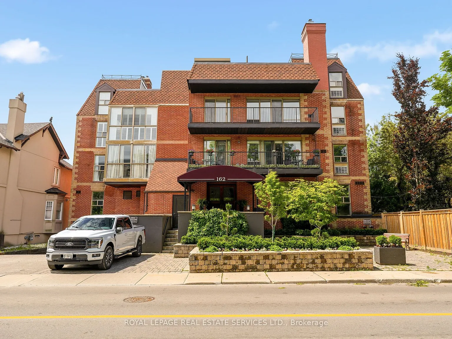 3 bed, $4,850 — Photo 2