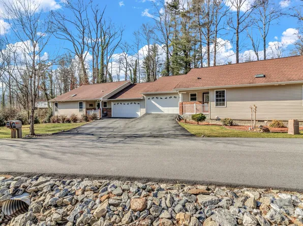 210 Allen Paul Dr, Hendersonville, NC 28791