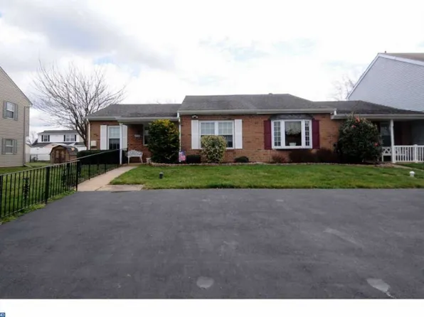 5721 Cavalier Ct, Bensalem, PA 19020