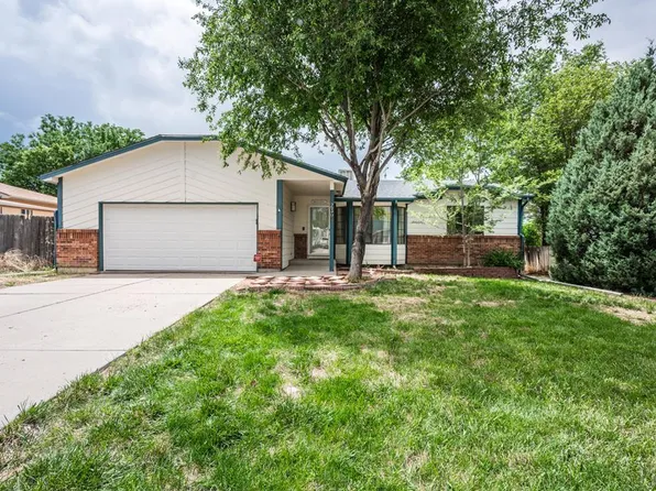 2304 Newcastle Dr, Pueblo, CO 81008