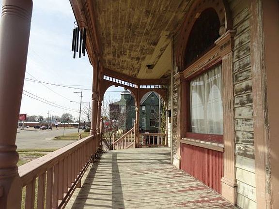 3rd image of 1151 E Main St