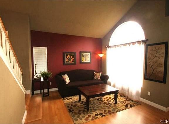 3rd image of 3221 Oakleaf Ct