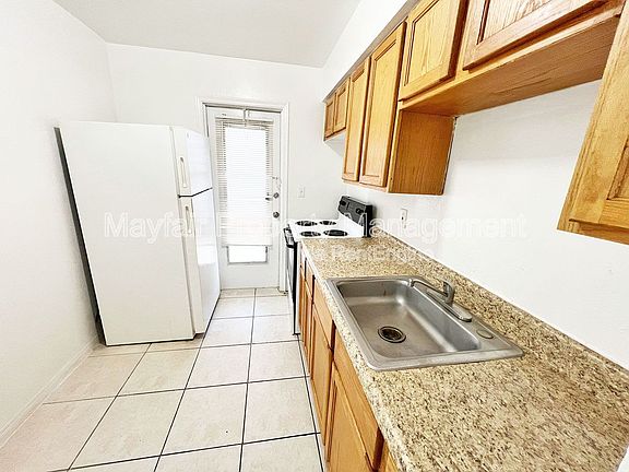 4th image of 1118 N 15th Ave #14