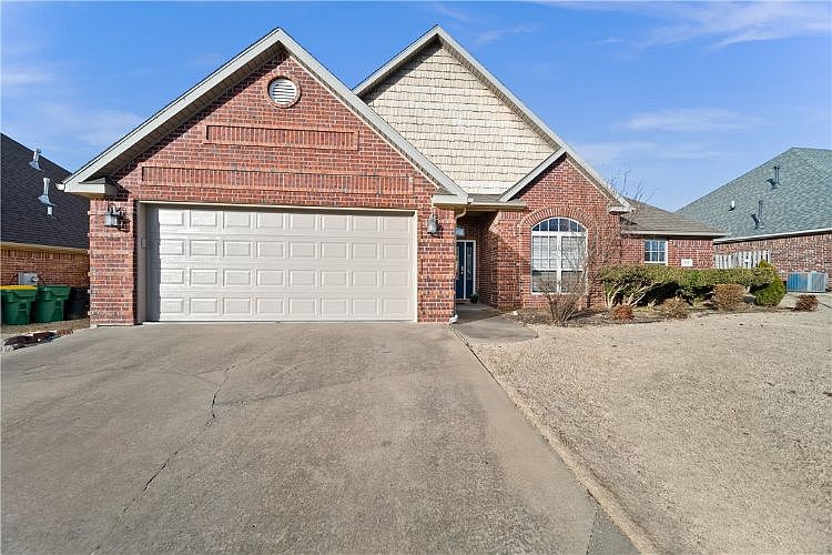 1st image of 251 Essex Way