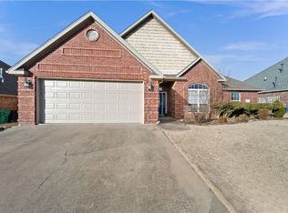 251 Essex Way, Centerton, AR 72719