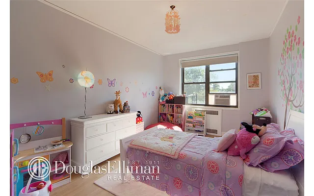 Sold by Douglas Elliman | media 26