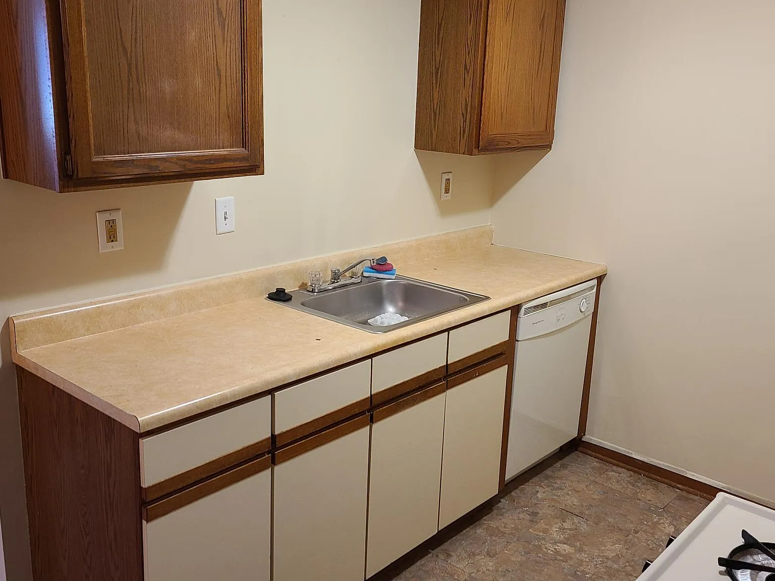 1130 Goddard Rd — Photo 4