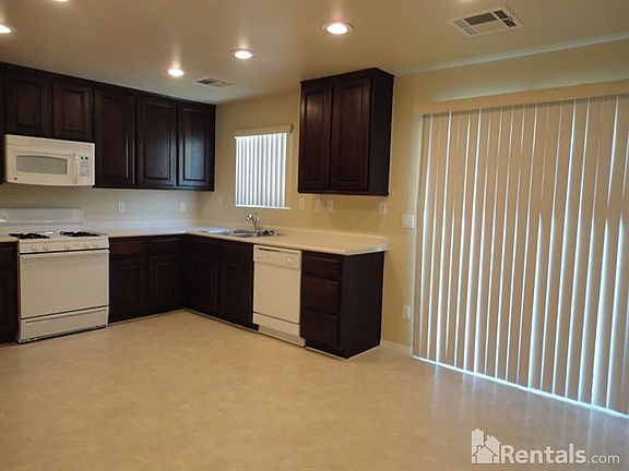 5th image of 8172 New Leaf Ave