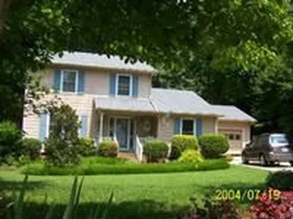 310 Woodridge Dr, Belmont, NC 28012