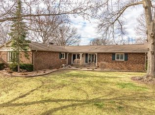 2200 Cortland Dr, Charleston, IL 61920
