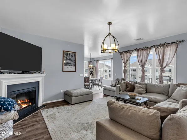 432 Mill Pond Way, Eatontown, NJ 07724