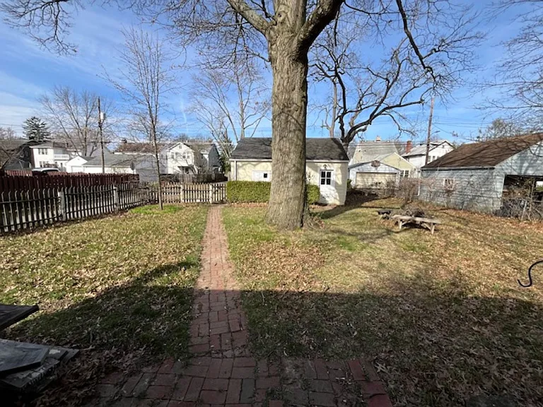 801 Vernon Rd — Photo 8