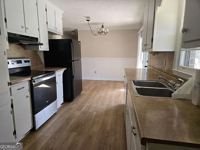 606 Viewpoint Dr — Photo 2