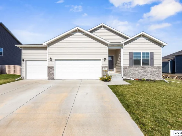 8506 S 63rd St, Papillion, NE 68157