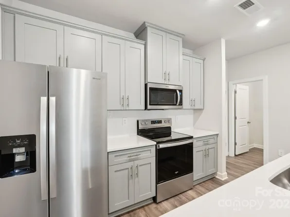 135 Utility Ln #C, Mooresville, NC 28117
