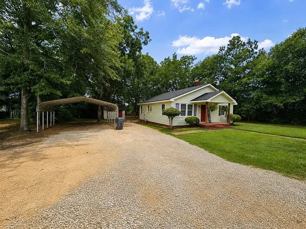 386 Chestnut Dr SE, Social Circle, GA 30025