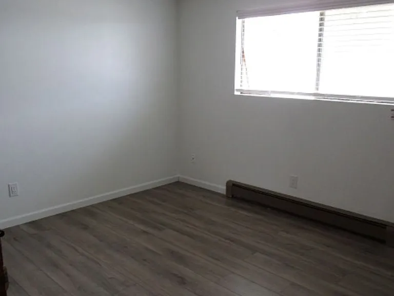 1114 Fidalgo St — Photo 4