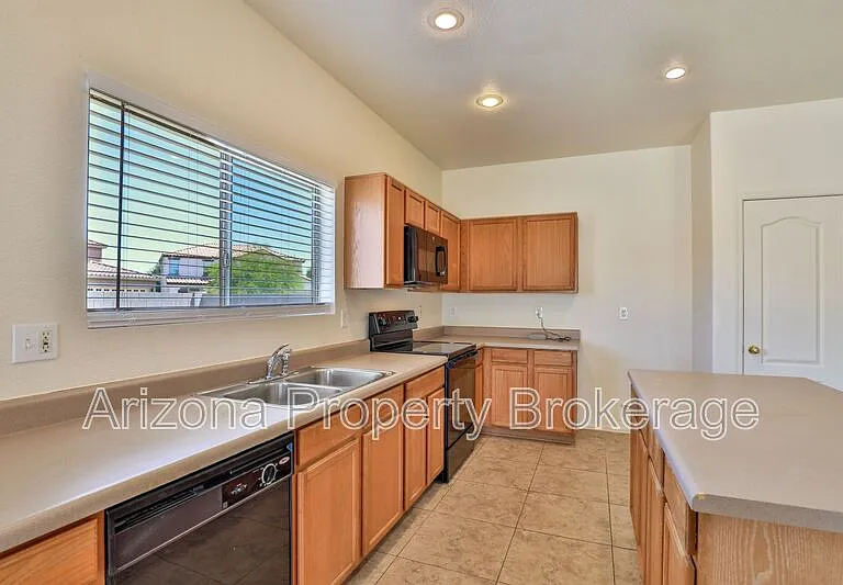 2736 W Mineral Butte Dr — Photo 11