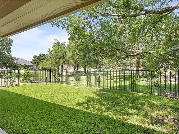 2nd image of 1005 Fort Davis St