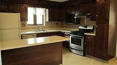 3rd image of 360 Hillcrest Dr