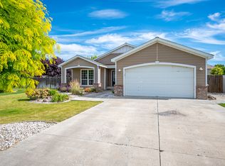 317 E Belair Dr, Moses Lake, WA 98837
