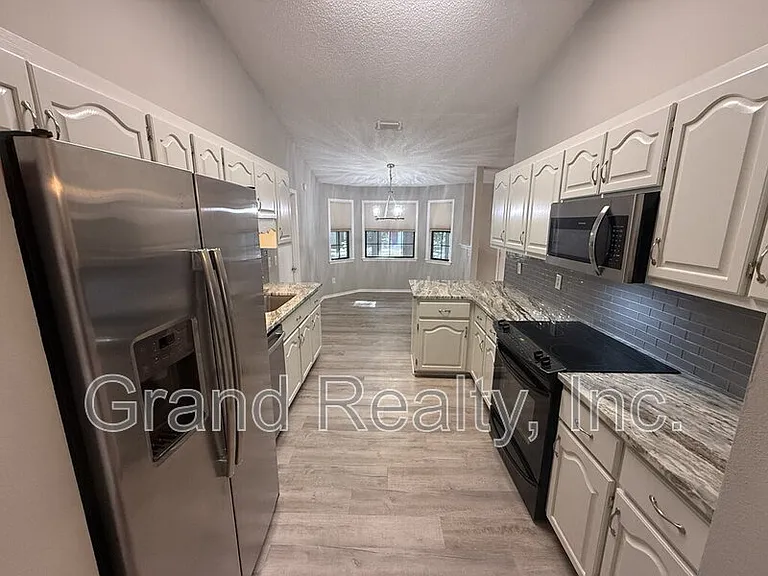 3965 Deerwood Cir — Photo 9