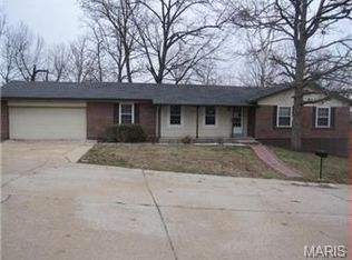 1913 Forest Haven Dr, Imperial, MO 63052