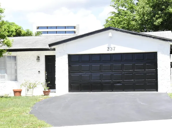 237 Porter Place, West Palm Beach, FL 33409