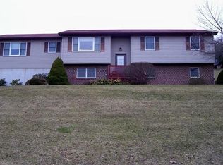 591 Bootleg Rd, Bernville, PA 19506