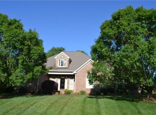 6102 Chalet Dr, Oak Ridge, NC 27310