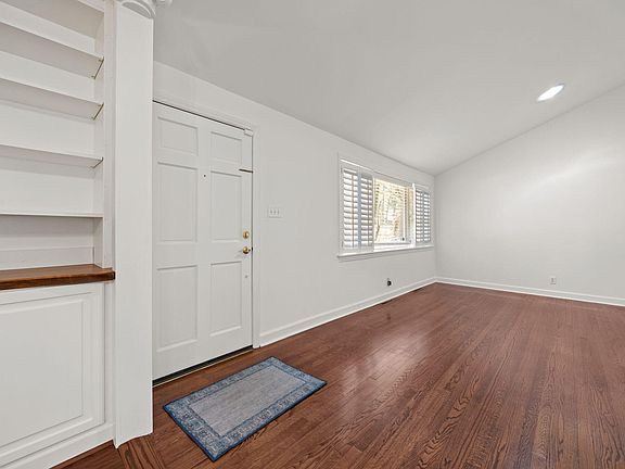 3rd image of 3948 Bristol Rd