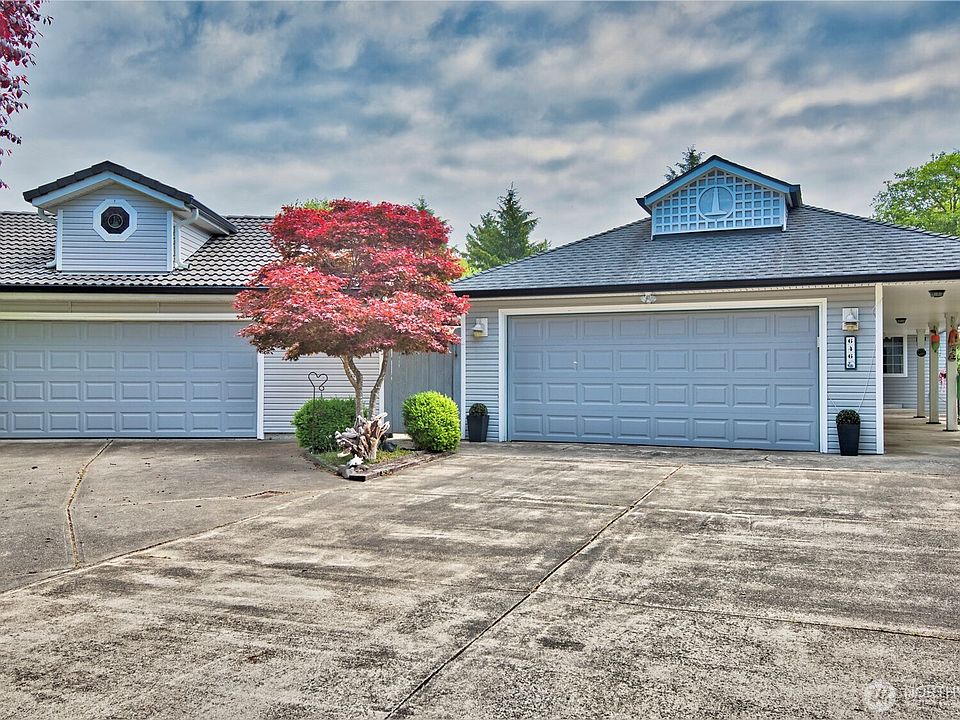 1st image of 646 Island Cir SE