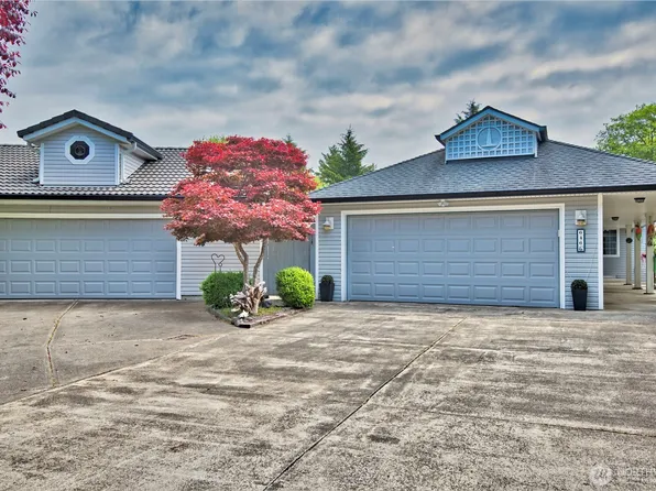 646 Island Cir SE, Ocean Shores, WA 98569